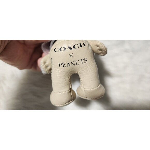 Coach X Peanuts Snoopy Collectible Bag Charm/ Keychain Ivory - Nwt - Picture 6 of 7